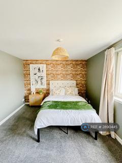 1 bedroom in a house share to rent, Wester Drylaw Avenue, Edinburgh, EH4