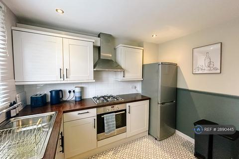 1 bedroom in a house share to rent, Wester Drylaw Avenue, Edinburgh, EH4