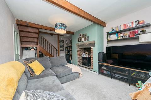 2 bedroom end of terrace house for sale, Commercial Road, Skelmanthorpe, Huddersfield, HD8