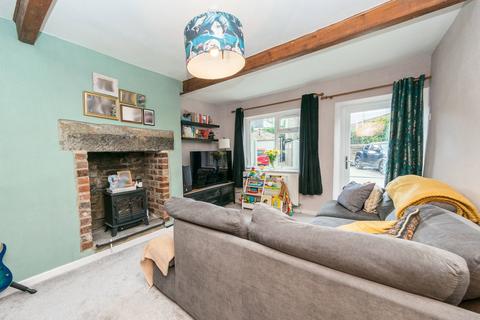 2 bedroom end of terrace house for sale, Commercial Road, Skelmanthorpe, Huddersfield, HD8