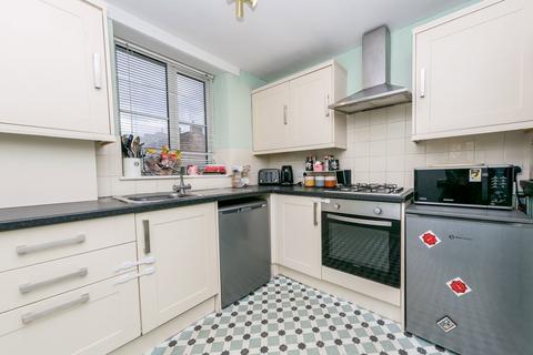 2 bedroom end of terrace house for sale, Commercial Road, Skelmanthorpe, Huddersfield, HD8