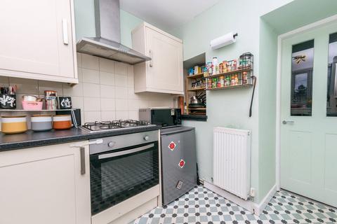2 bedroom end of terrace house for sale, Commercial Road, Skelmanthorpe, Huddersfield, HD8