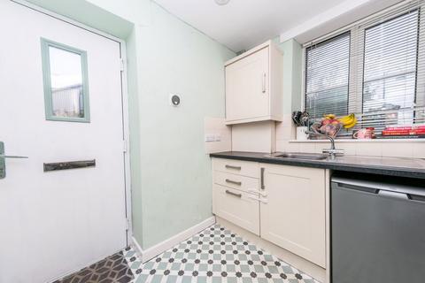 2 bedroom end of terrace house for sale, Commercial Road, Skelmanthorpe, Huddersfield, HD8