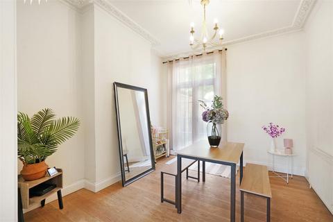 4 bedroom terraced house for sale, Bective Road, Putney, London