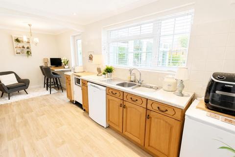 2 bedroom semi-detached bungalow for sale, Overbrook, Evesham