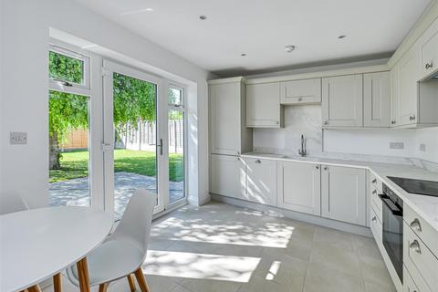 undefined, 21 Swallowdale, Wightwick, Wolverhampton, WV6 8DT