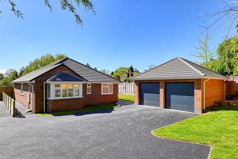 undefined, 21 Swallowdale, Wightwick, Wolverhampton, WV6 8DT