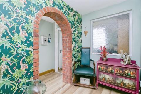 3 bedroom semi-detached house for sale, Greenfield Avenue, Dinas Powys