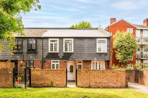 undefined, Olney Road, Elephant and Castle, London, SE17