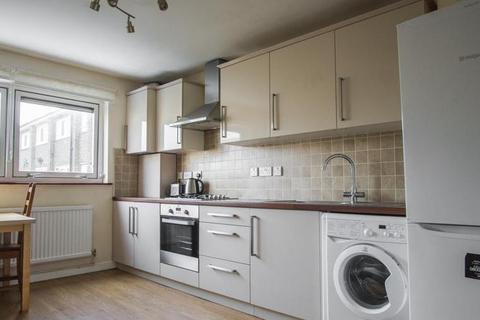 3 bedroom flat to rent, Everington Street, Hammersmith, London