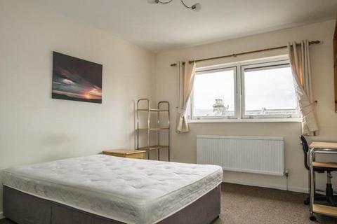 3 bedroom flat to rent, Everington Street, Hammersmith, London