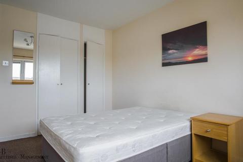 3 bedroom flat to rent, Everington Street, Hammersmith, London