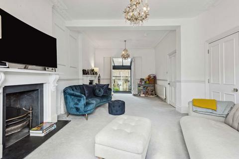 5 bedroom house to rent, Grafton Square, London SW4