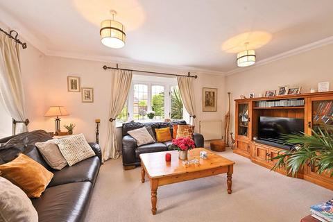 3 bedroom detached house for sale, Shipley Mill Close, Ashford TN23