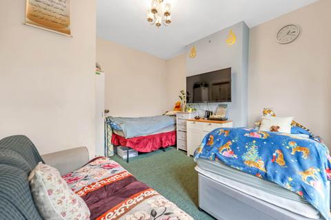 1 bedroom flat for sale, Norlington Road, London