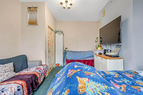 1 bedroom flat for sale, Norlington Road, London