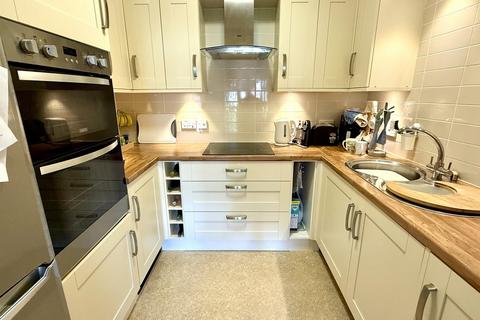 1 bedroom retirement property for sale, Fernlea Avenue, Ferndown, BH22