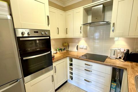 1 bedroom retirement property for sale, Fernlea Avenue, Ferndown, BH22