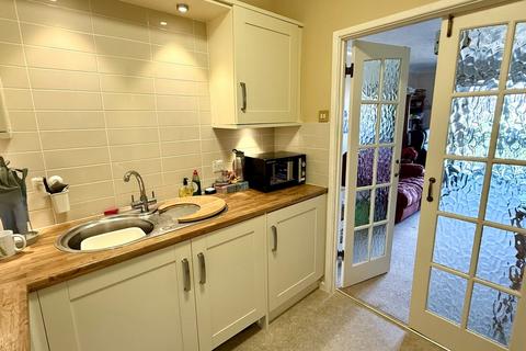 1 bedroom retirement property for sale, Fernlea Avenue, Ferndown, BH22
