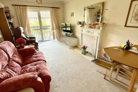 1 bedroom retirement property for sale, Fernlea Avenue, Ferndown, BH22