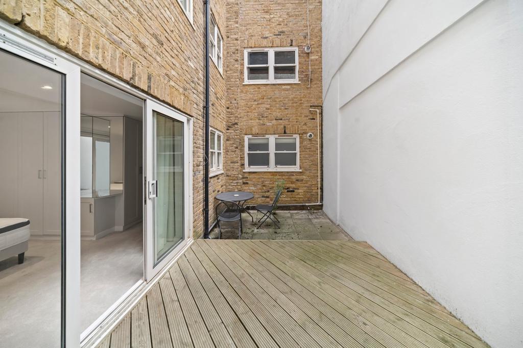 Apartment in London - View 3