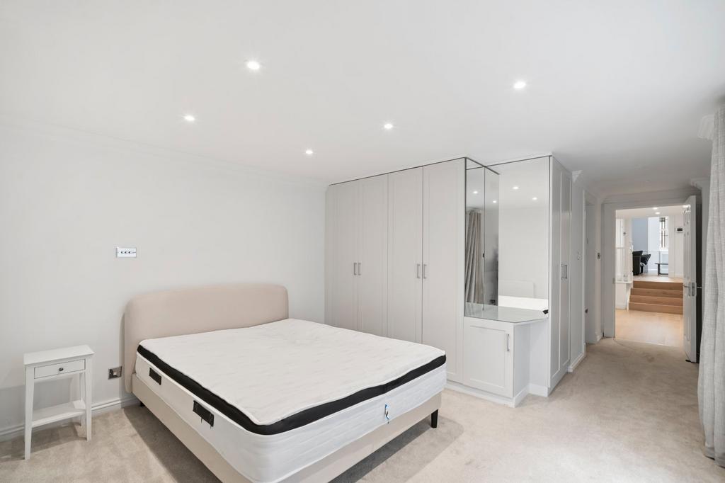 Apartment in London - More