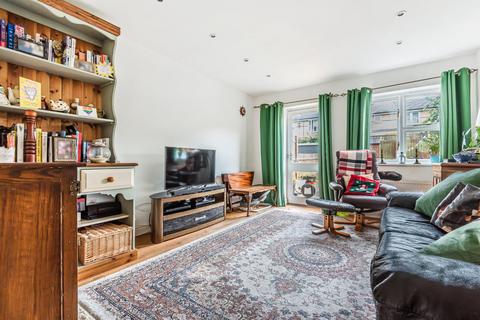 Commercial Way, Peckham, London, SE15