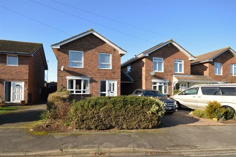 3 bedroom semi-detached house to rent, Blenheim Gardens, Chichester, PO19