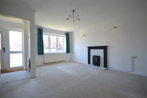 3 bedroom semi-detached house to rent, Blenheim Gardens, Chichester, PO19