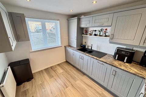 3 bedroom end of terrace house for sale, Hilltop View, Langley Park, Durham