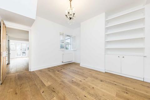 2 bedroom house for sale, Avenue Road, Hampton TW12