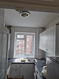 2 bedroom flat to rent, Great West Road, Hounslow TW5