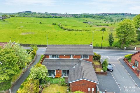 4 bedroom detached house for sale, Marches Close, Oldham