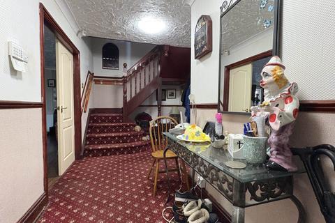 4 bedroom detached house for sale, Marches Close, Oldham