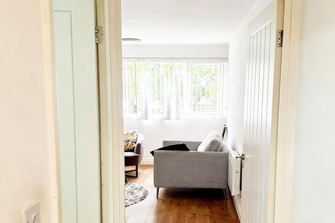 Studio to rent, Crib Street, Ware SG12