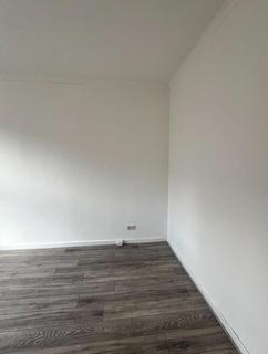 undefined, Flat 2/1, Govanhill, Glasgow, G41