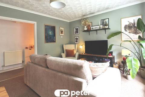 2 bedroom ground floor flat for sale, Park Lane, Whitchurch, Cardiff