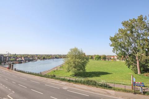 2 bedroom flat for sale, 100 Riverdene Place, Southampton SO18