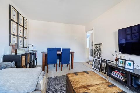 2 bedroom maisonette for sale, Cheviot Close, Enfield