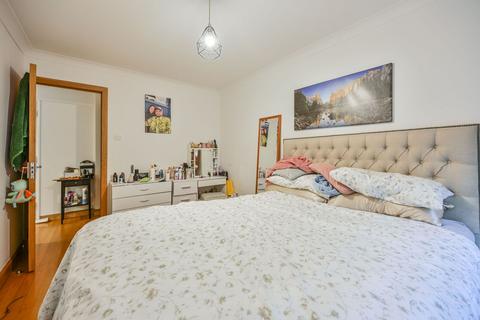 Pert Close, Muswell Hill, London, N10