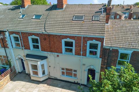 1 bedroom apartment to rent, West Parade, Lincolnshire DN31