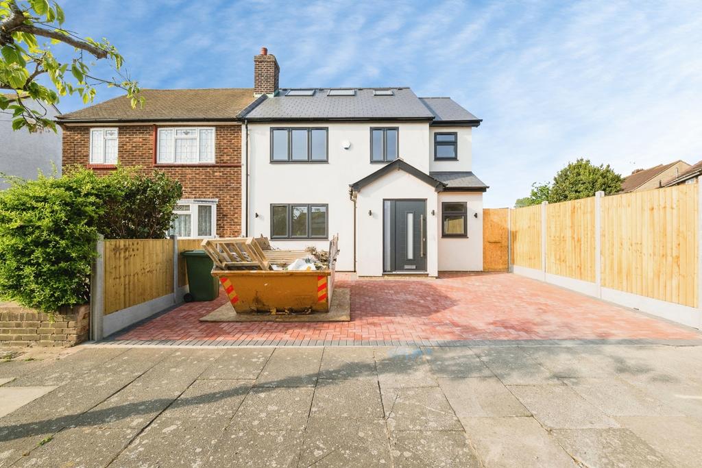 4 bedroom semi-detached house for sale