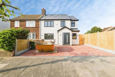 4 bedroom semi-detached house for sale, Ennerdale Avenue, Hornchurch, RM12