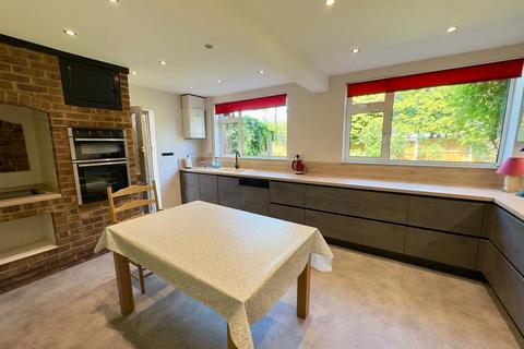 4 bedroom detached house for sale, Madeley Road, Fleet GU52