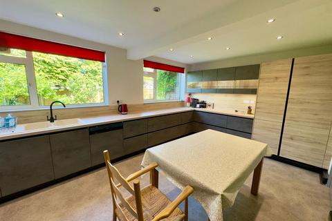 4 bedroom detached house for sale, Madeley Road, Fleet GU52