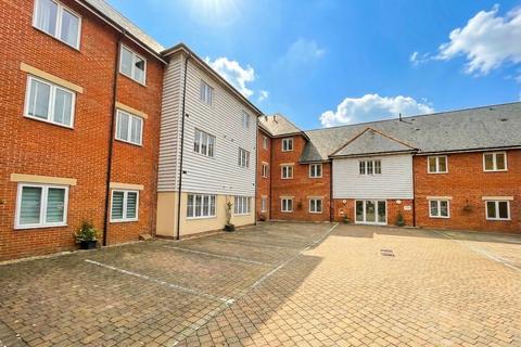 2 bedroom flat for sale, The Meads, Ongar Road, Brentwood