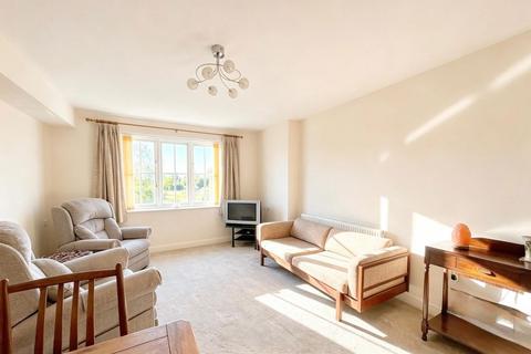 2 bedroom flat for sale, The Meads, Ongar Road, Brentwood