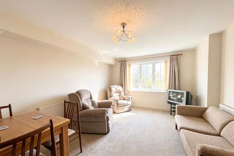 2 bedroom flat for sale, The Meads, Ongar Road, Brentwood