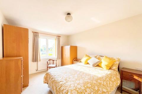 2 bedroom flat for sale, The Meads, Ongar Road, Brentwood