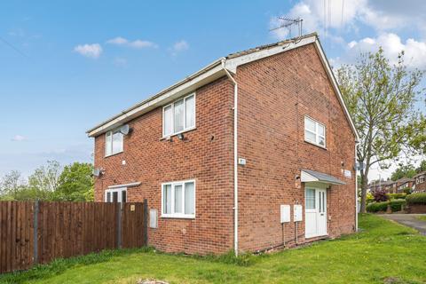 1 bedroom flat for sale, Woodhall Drive, Kirkstall, Leeds, LS5